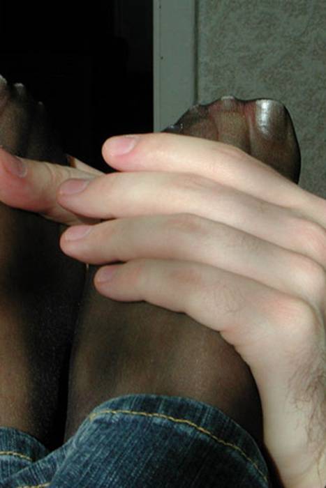 [feetweek性感高跟丝足诱惑]ID0006 2002 Female feet in male hands