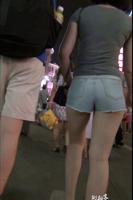 [街拍客视频]jx0045 牛仔小翘臀MM的裤子好短哦