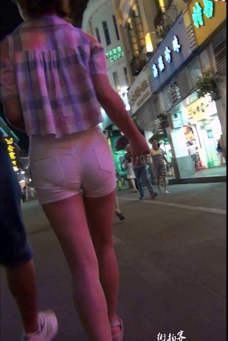 [街拍客视频]jx0046 街拍白色短裤细腿时尚美眉
