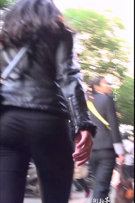 [街拍客视频]jx0105 风情街拍-结实丰满的紧身翘臀黑长裤