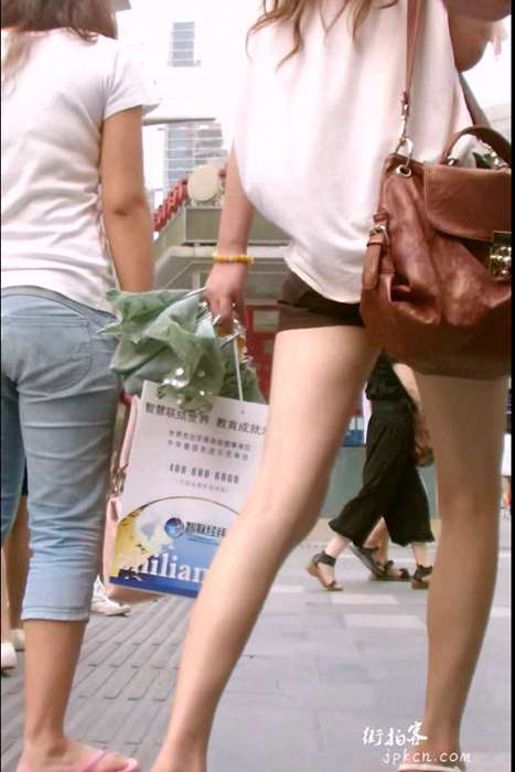 [街拍客视频]jx0133 黑色短裤白皙长腿清纯美女