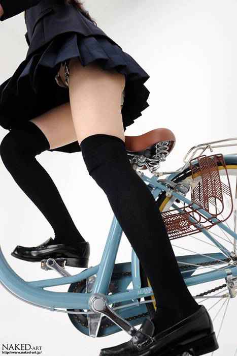 [Naked-Art系列]NO.00509 自転車パンチラ 明日香自転車 ( 24才 )
