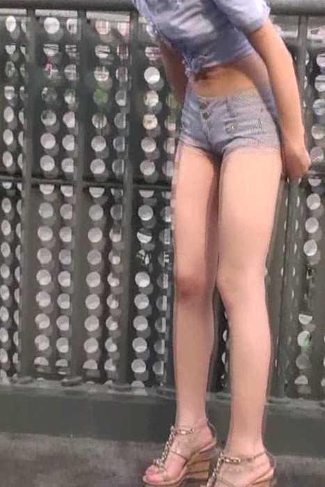 [学院私拍高清视频]ID0132 影棚COS (4)性感紧身热裤